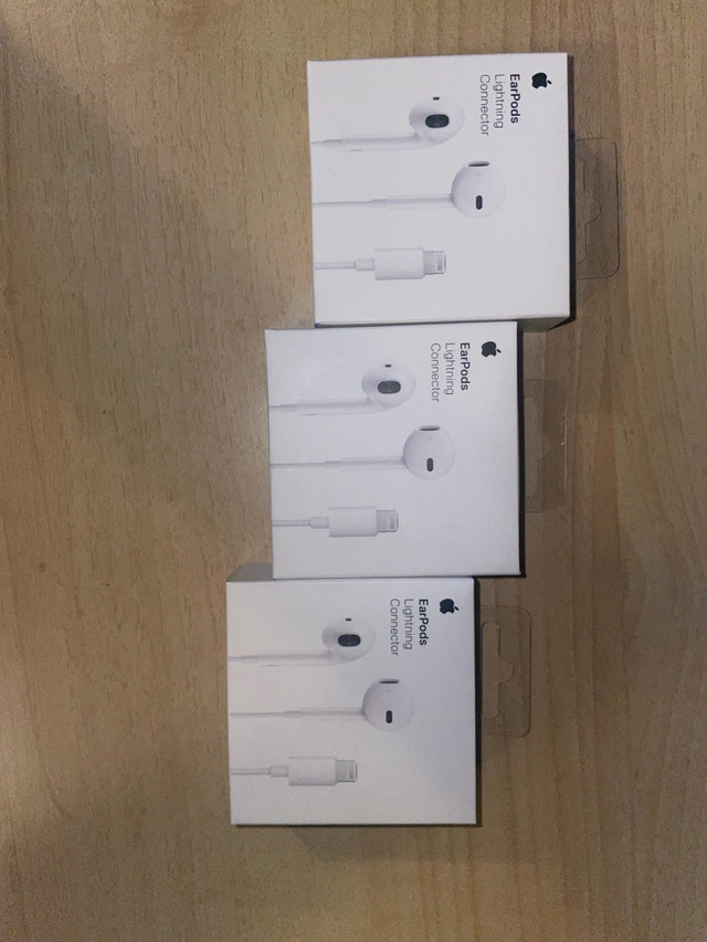 Apple earbuds