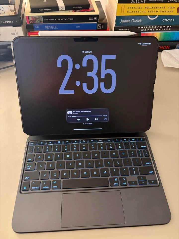 11 Inch M5 iPad Pro + Magic Keyboard And Pen Pro