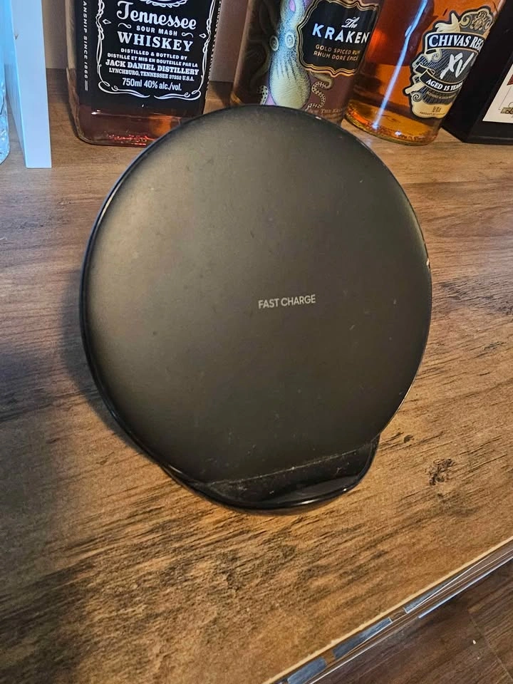 Samsung charger - photo 2