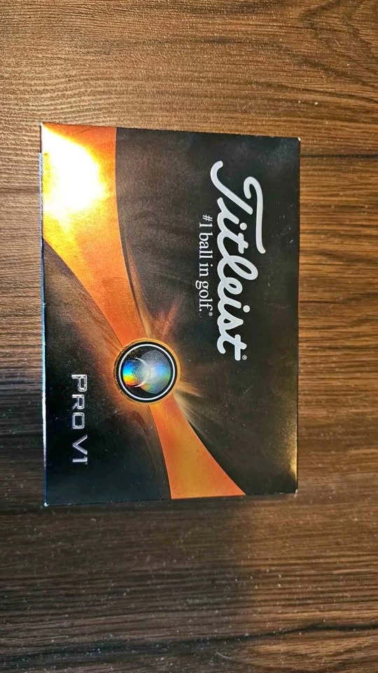 Titleist Pro V1 golf balls (12)