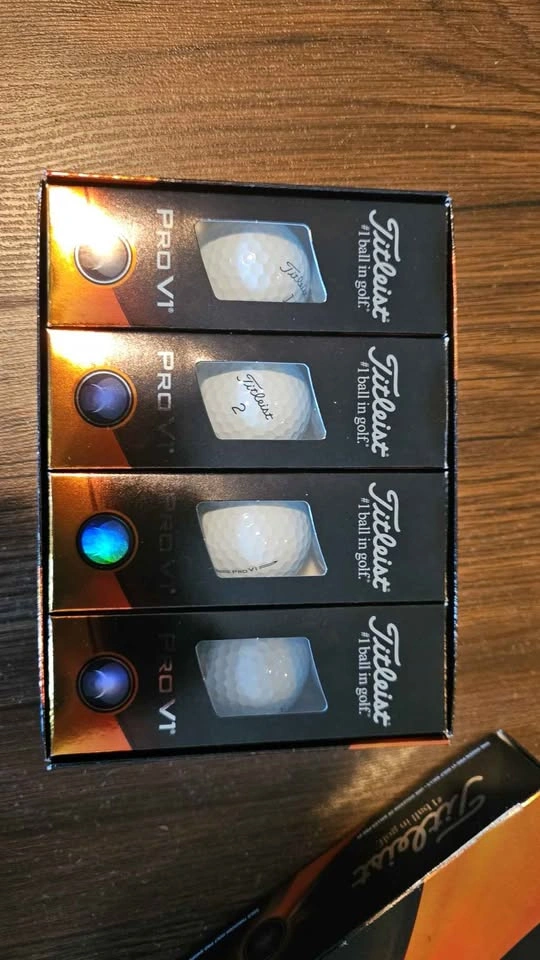 Titleist Pro V1 golf balls (12) - photo 2