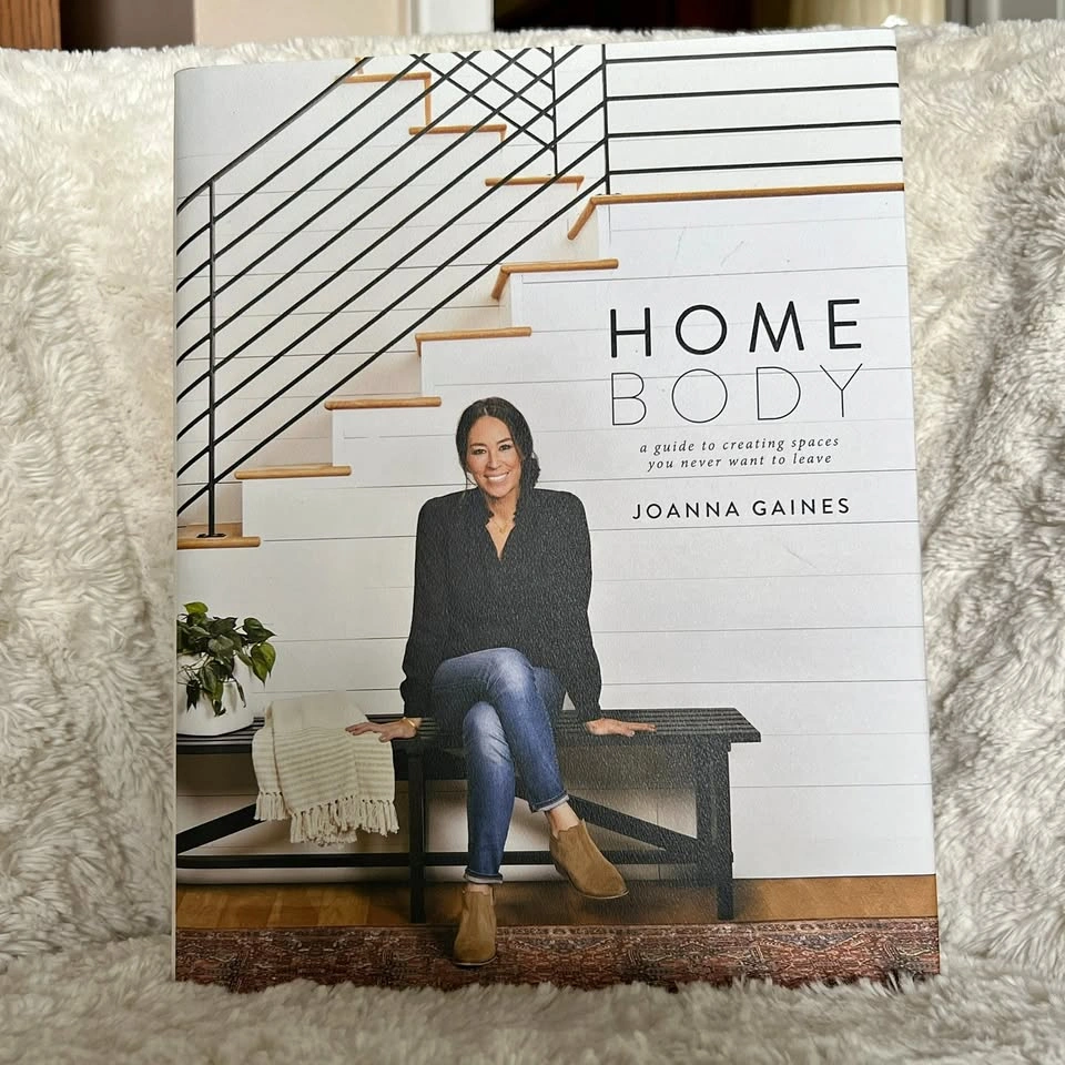 Home Body by Joanna Gaines (Book)