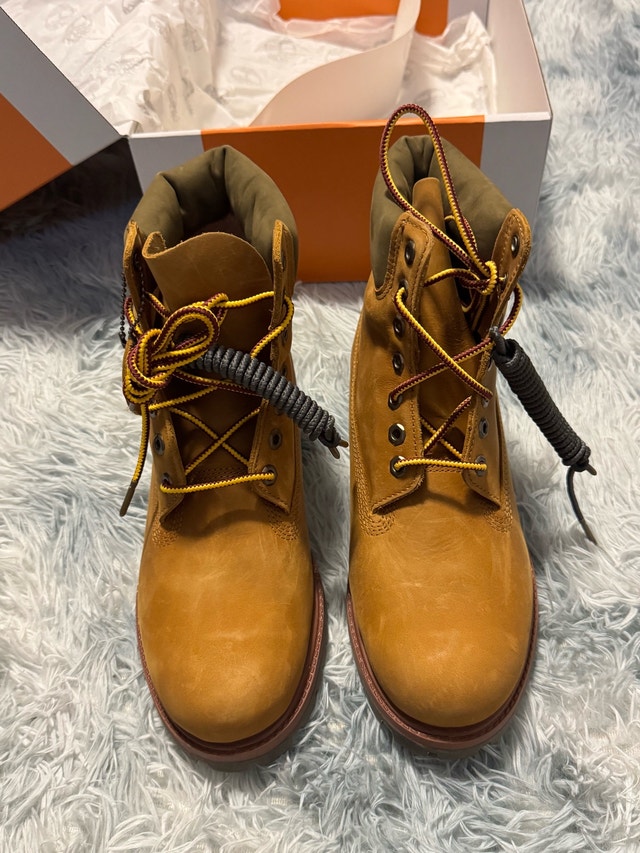 New Timberland Wheat Full Grain Size 9M - photo 2