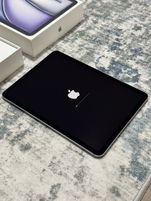 New M4 Ipad Air 11” 128gb Cellular + Wifi - photo 3