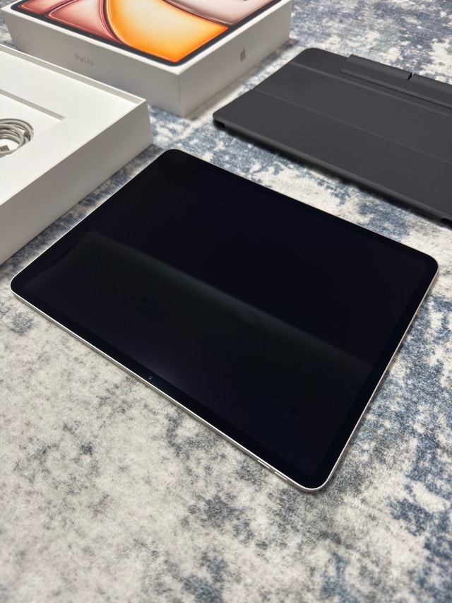 M3 13” Ipad Air 128gb Wifi under Warranty - photo 4