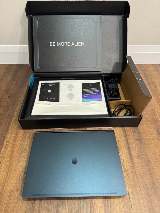 New Alienware 16” Aurora Rtx 5050 Intel Ultra 7 - photo 2