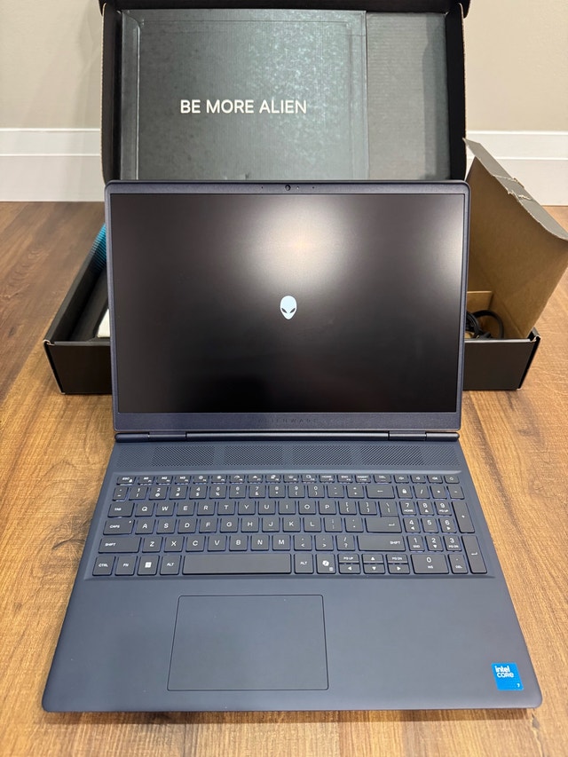 New Alienware 16” Aurora Rtx 5050 Intel Ultra 7 - photo 4