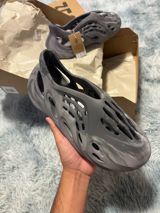 New Yeezy Foam Runner Granite Size 10