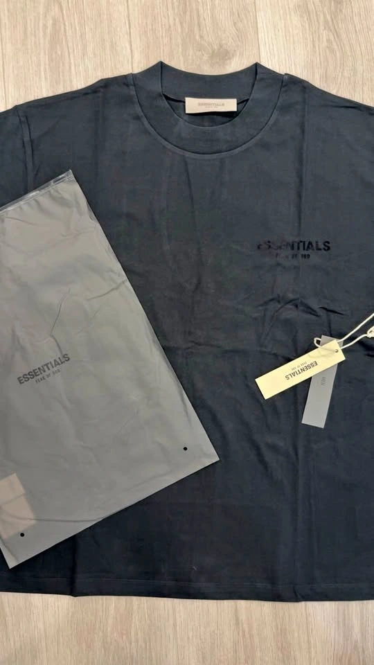 1:1 Black Essentials Tee