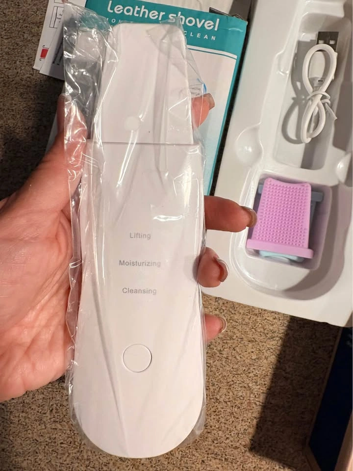 Ultrasonic Facial Skin Scrubber Blackheads Remover - photo 3