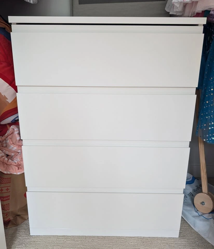 White 4-drawer Dresser