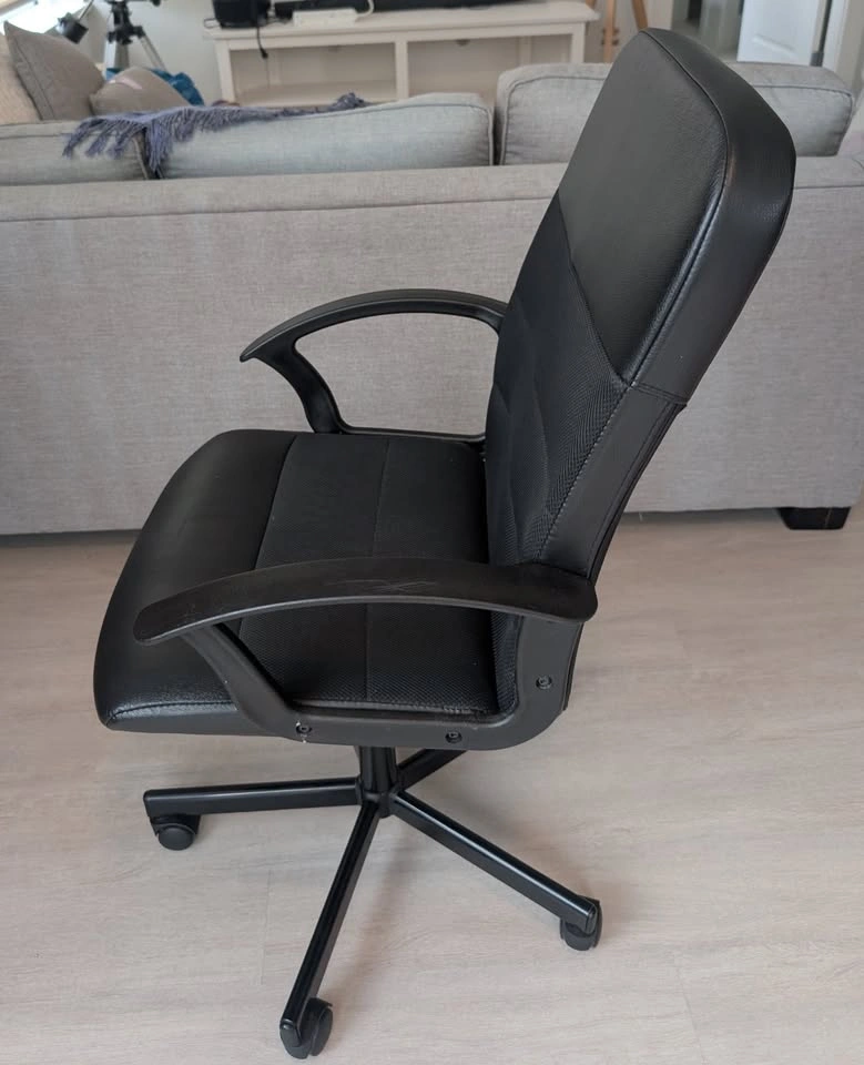 Black desk chair - photo 2