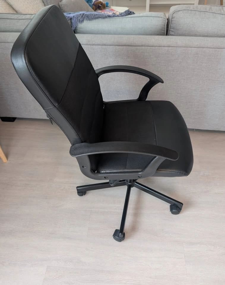 Black desk chair - photo 3