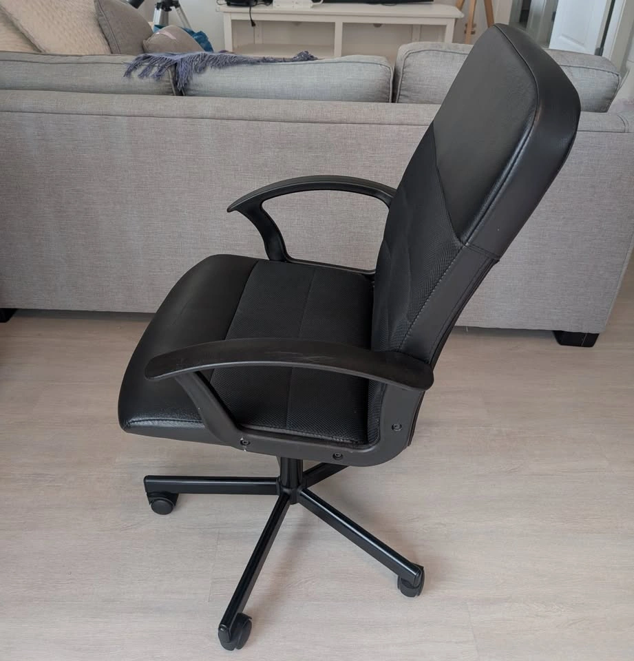 Black desk chair - photo 4
