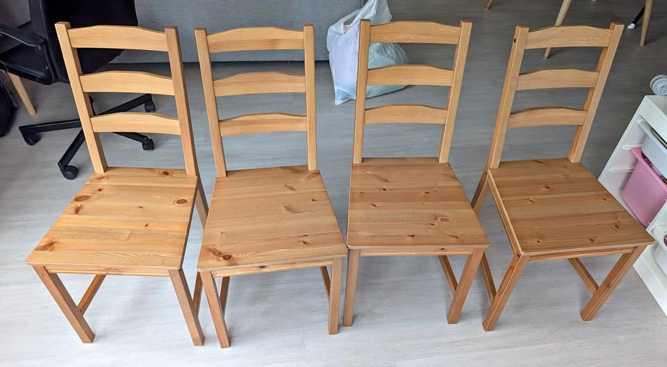 Set of 4 chairs