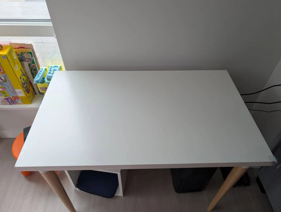 White Desk with Bamboo legs - photo 2