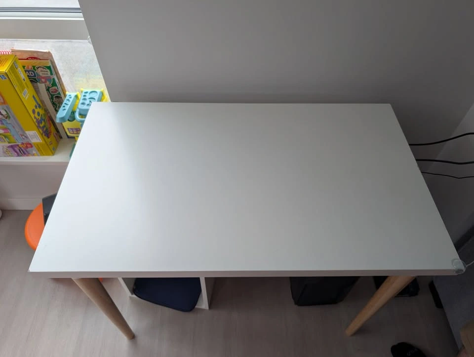White Desk with Bamboo legs - photo 3