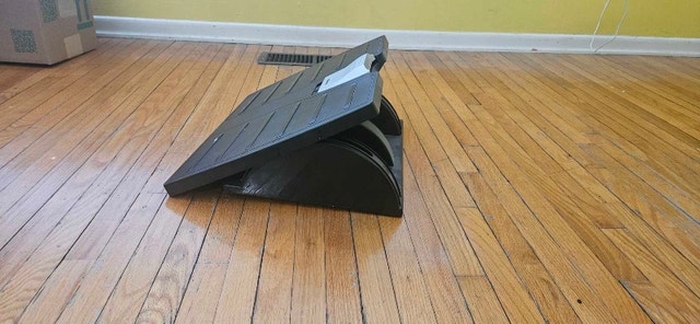 Fellowes footrest - photo 2