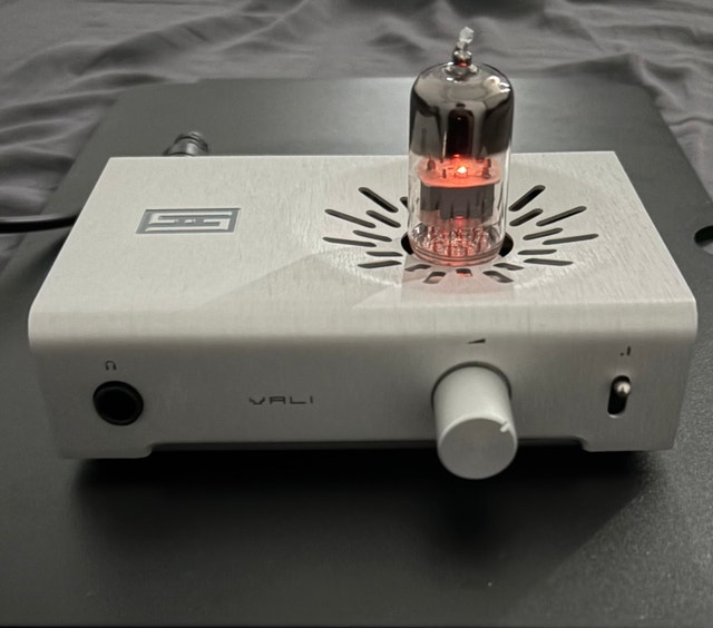 Schiit Audio Vali 3 Tube Hybrid Headphone Amp & Preamp - photo 4