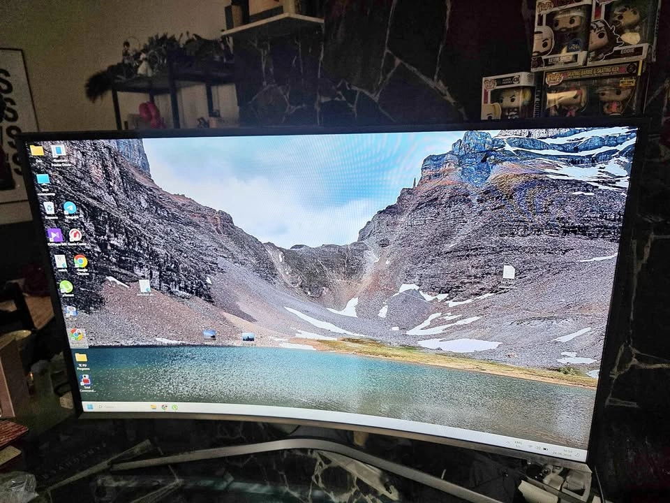 Samsung UN48J6520AF 48-Inch Curved Smart LED TV