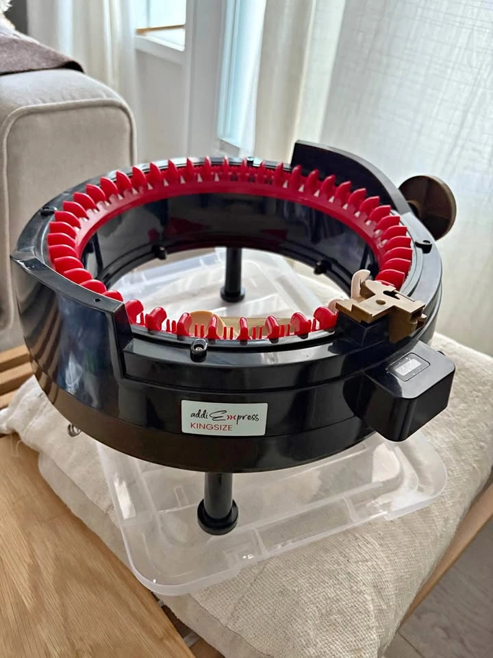 Addi King Knitting Machine