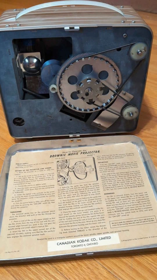 Vintage Kodak Brownie 8mm Movie Projector with Screen - photo 2