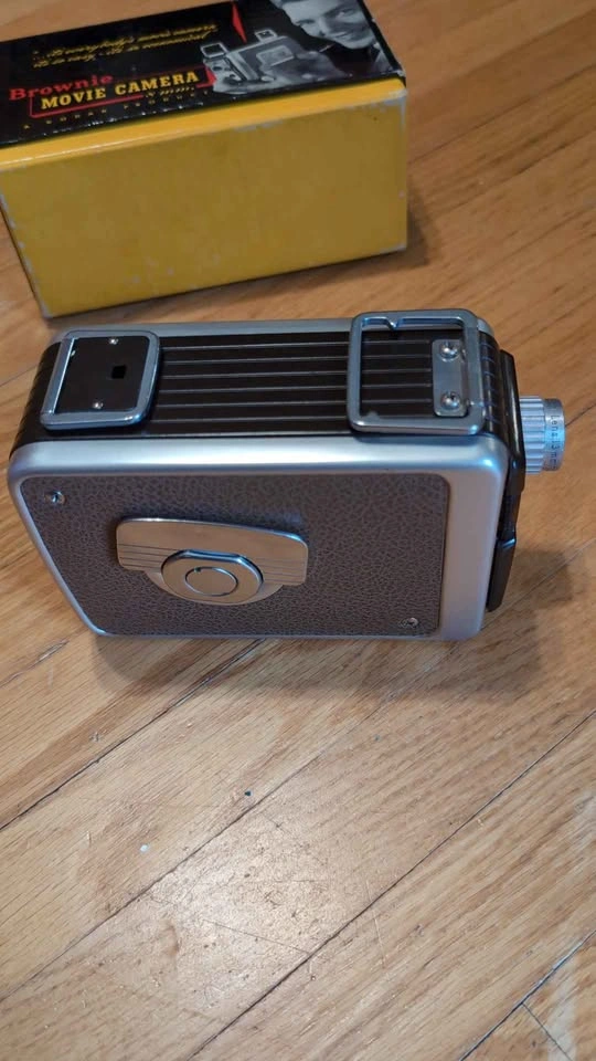 Vintage Kodak Brownie 8mm Movie Camera with Original Box - photo 3