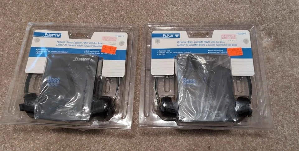 Vintage Pulser Personal Stereo Cassette Players with Bass Boost - photo 2