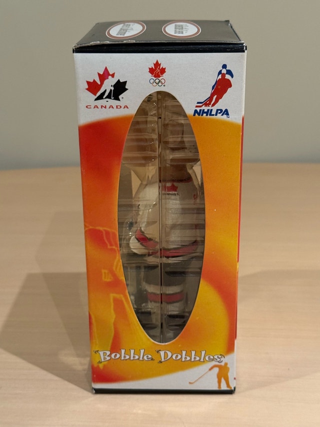 Bobble Dobbles Canada Olympic Hockey Player - photo 4