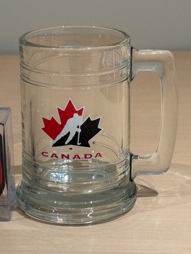 Team Canada Hockey Mugs and Puck Set - photo 2