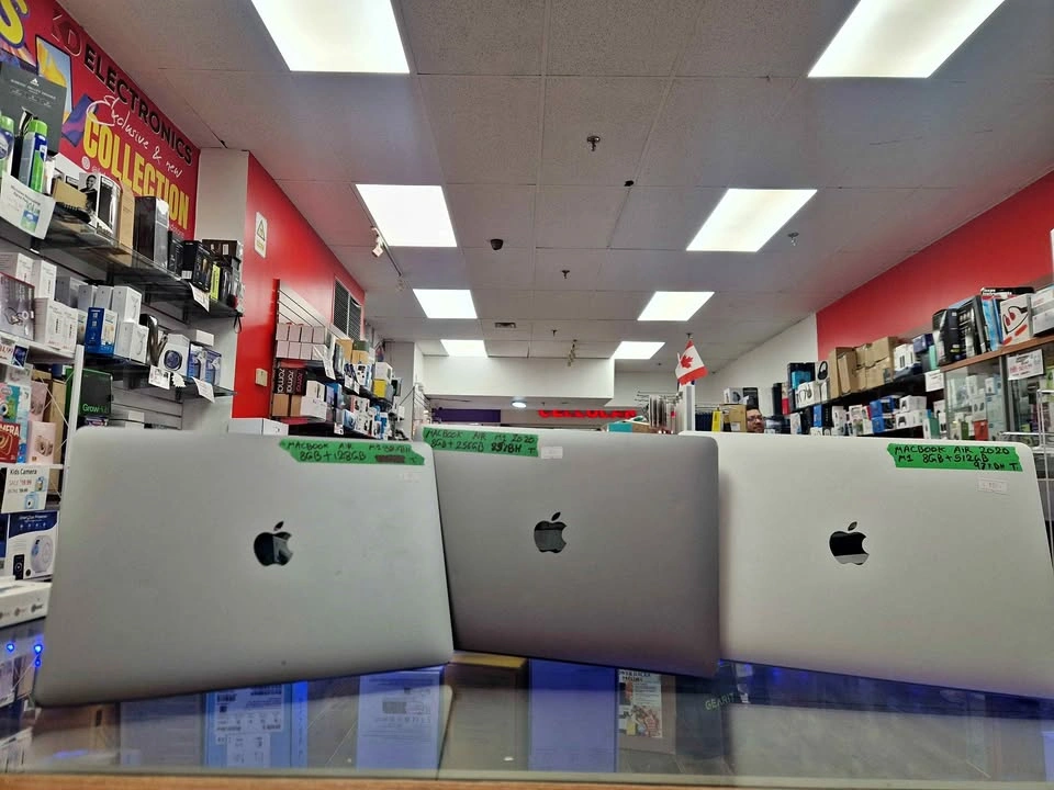 MacBook Air 2020 M1 Chip (Various Storage/Battery Health)