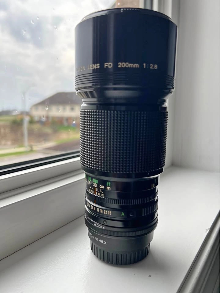 Canon FD 200mm f/2.8 Telephoto Lens – Excellent Condition