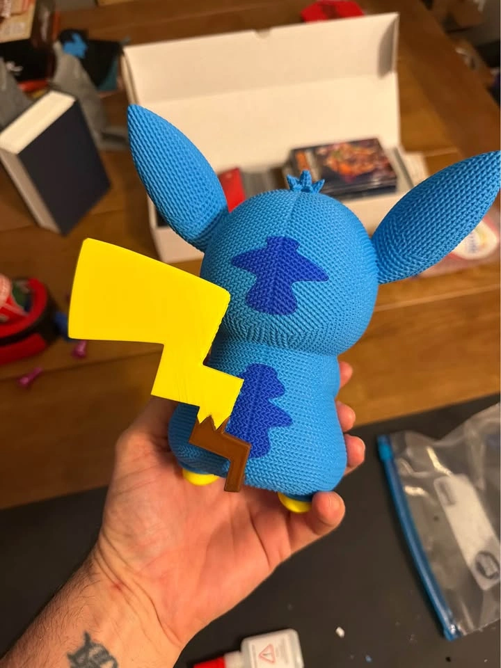 Figure Pikachu Pokemon wearing Stitch crochet figurine - photo 2