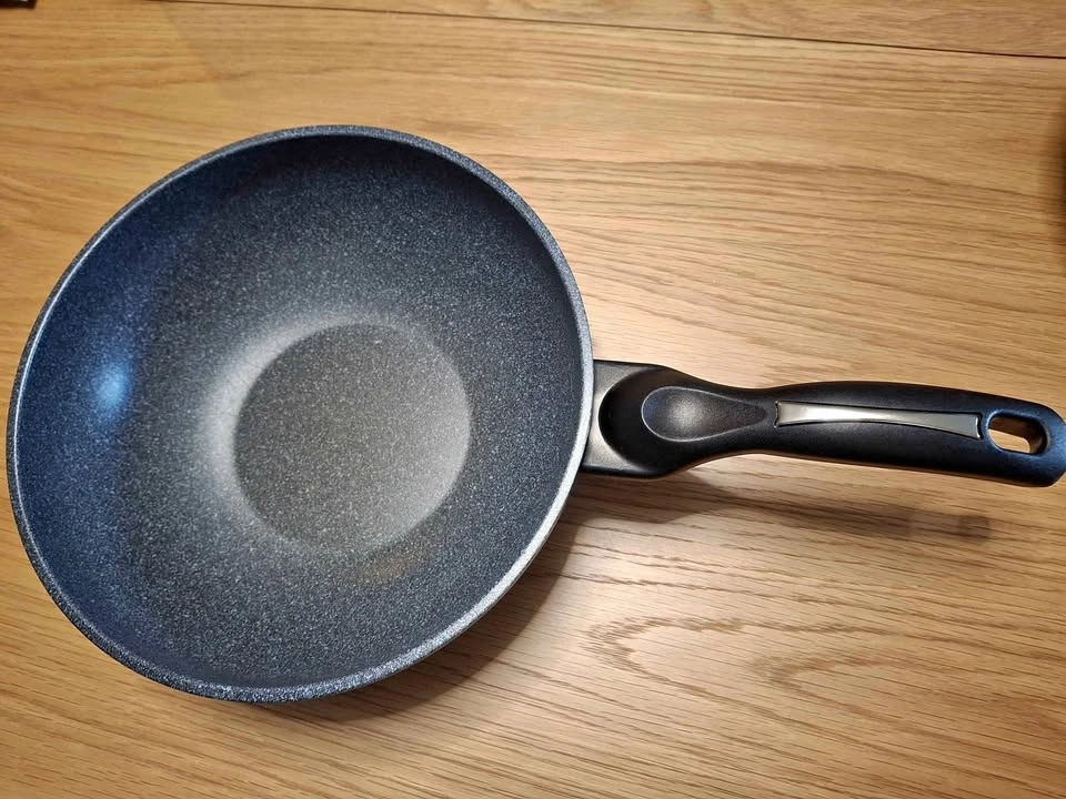 Used Marble Coating Cast Wok 26cm