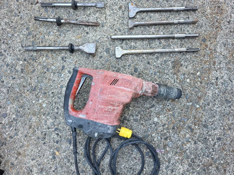 Hilti TE 60 SDS-Max Rotary Hammer & 8 Bits - photo 2