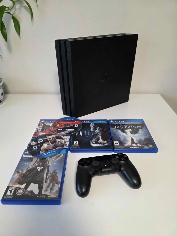 Playstation 4 PRO with games - photo 2