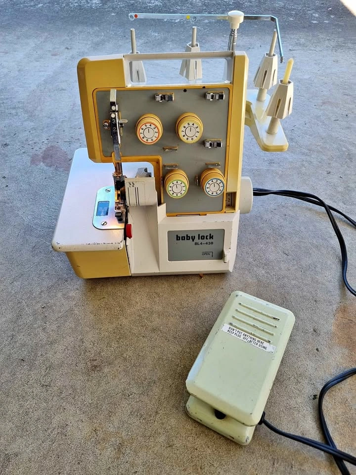 Baby Lock BL4-438 Serger Machine