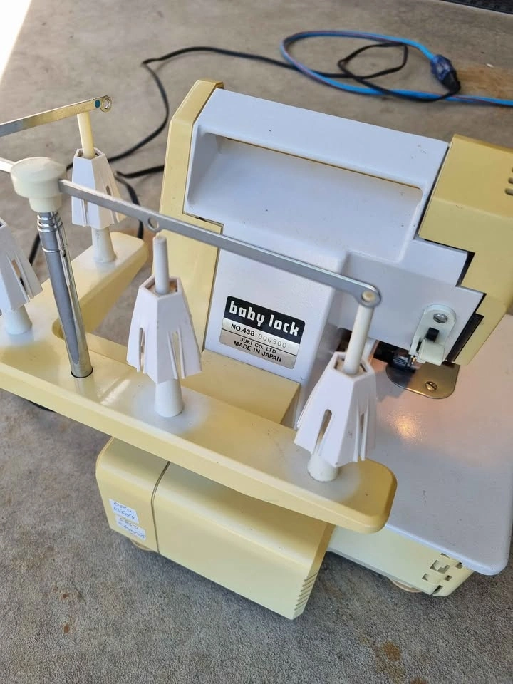 Baby Lock BL4-438 Serger Machine - photo 4