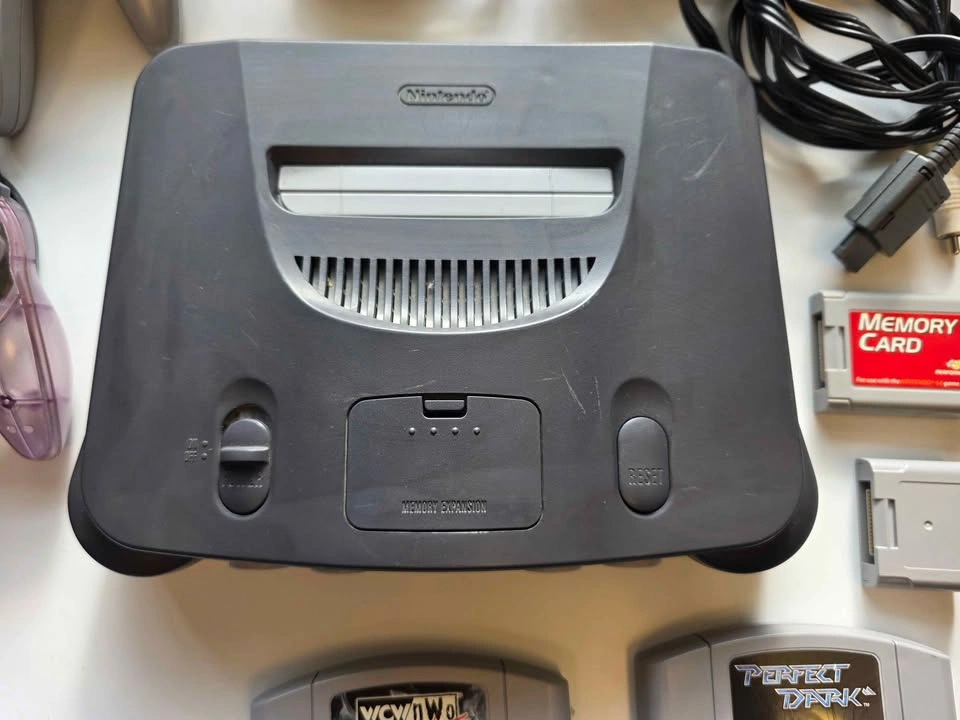 Nintendo 64 Console Bundle with Games and Controllers - photo 3