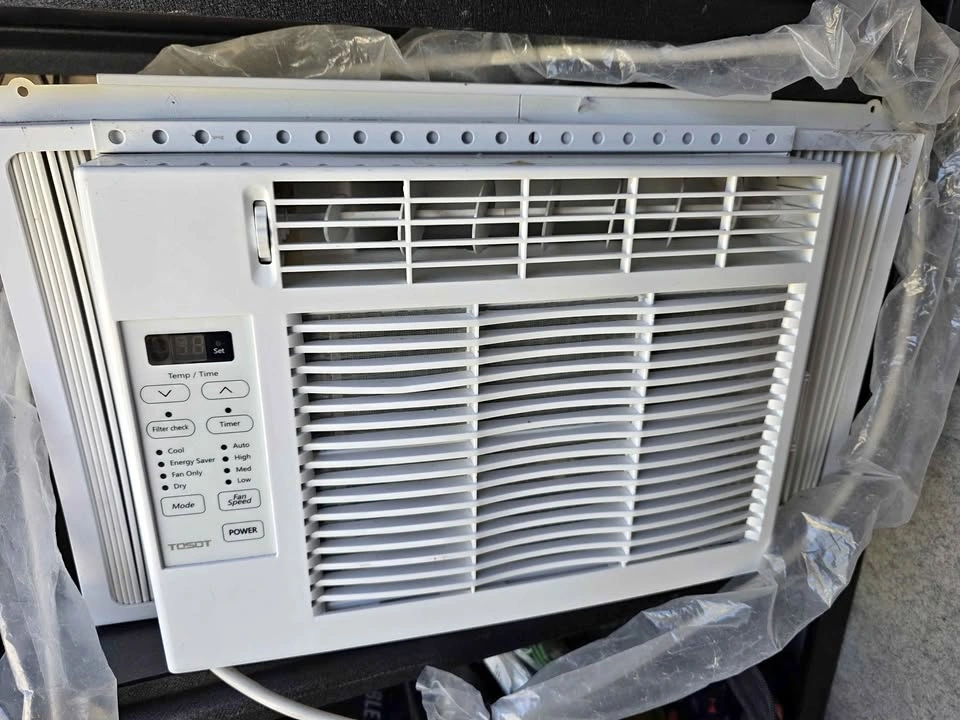 TOSOT 6,000 BTU Window Air Conditioner (AC) - Like New