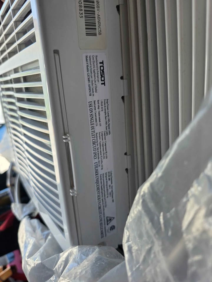 TOSOT 6,000 BTU Window Air Conditioner (AC) - Like New - photo 2