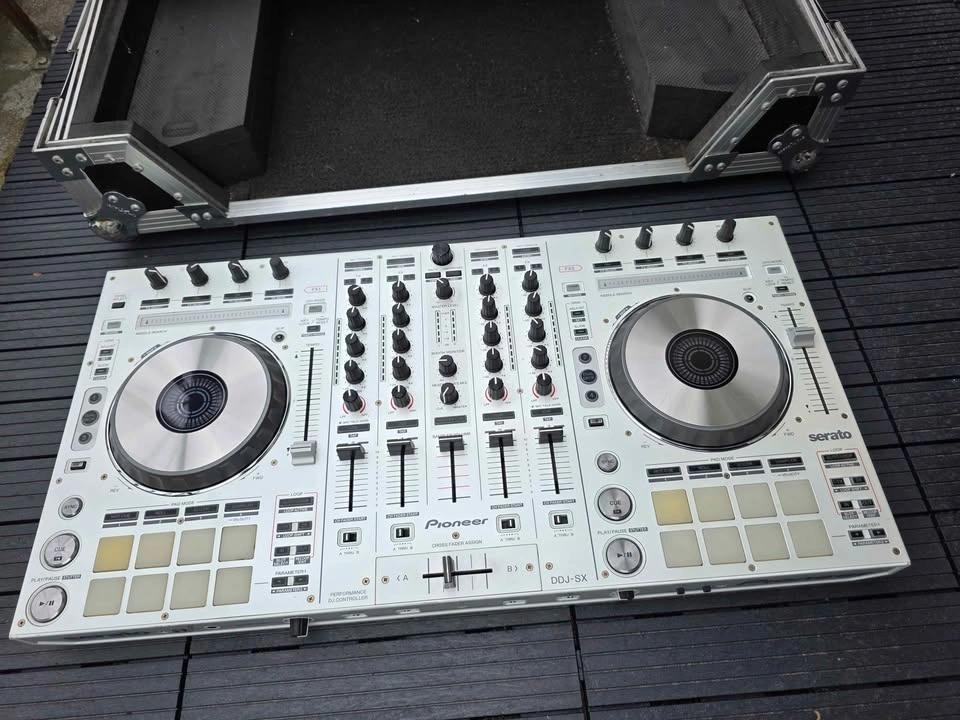 Pioneer DDJ-SX 4-Channel DJ Controller + ProX Flight Case - photo 2