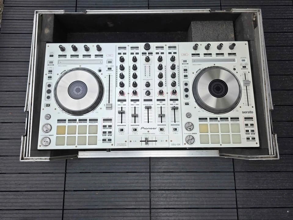 Pioneer DDJ-SX 4-Channel DJ Controller + ProX Flight Case - photo 3