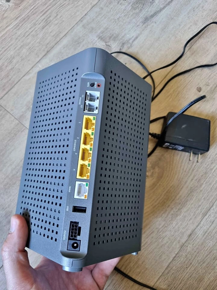 Calix GigaSpire BLAST u6.1 (GS4220E) Wi-Fi 6 Router - UNLOCKED