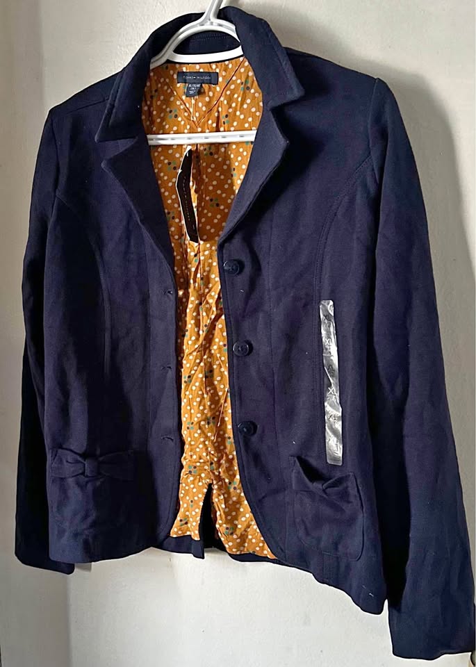 GIRLS JACKET SIZE:XL BRAND:TOMMY HILFIGER PRICE:$50