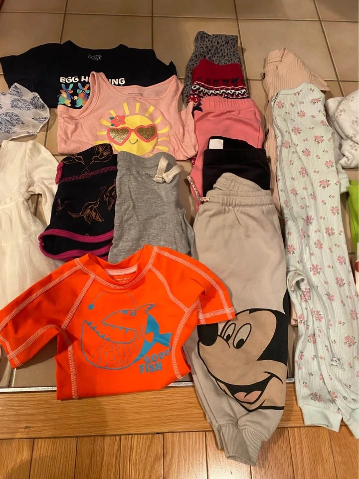 Toddlers clothing 18 pieces- size 12-18 Months - photo 3