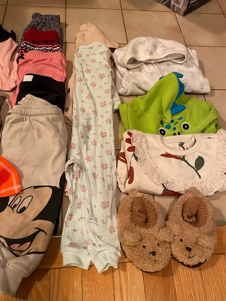 Toddlers clothing 18 pieces- size 12-18 Months - photo 4