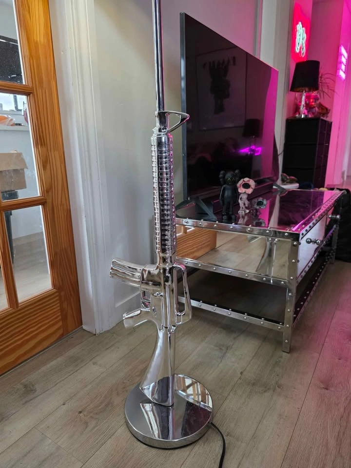 Assault Rifle Shaped Floor Lamp with Black Shade - photo 2