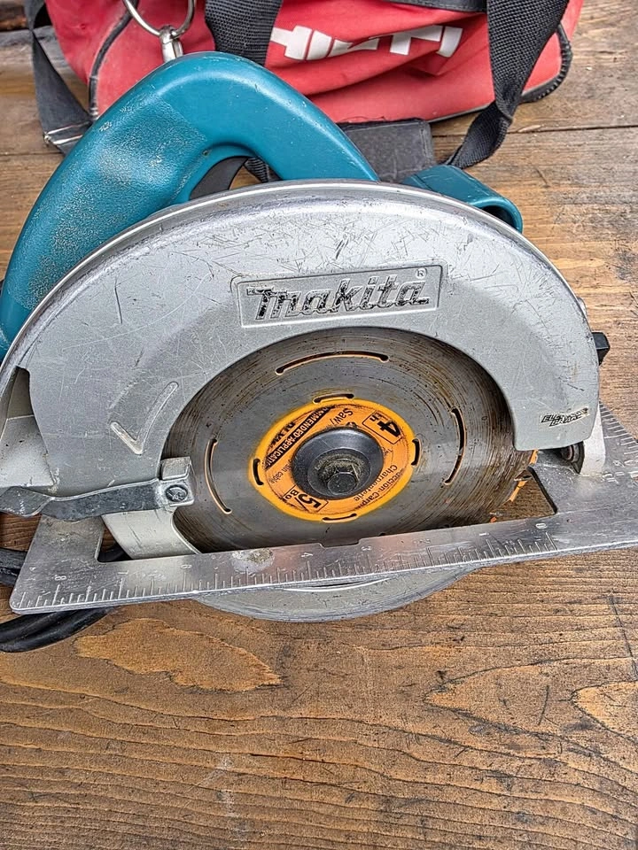 Makita 5007FA Circular Saw