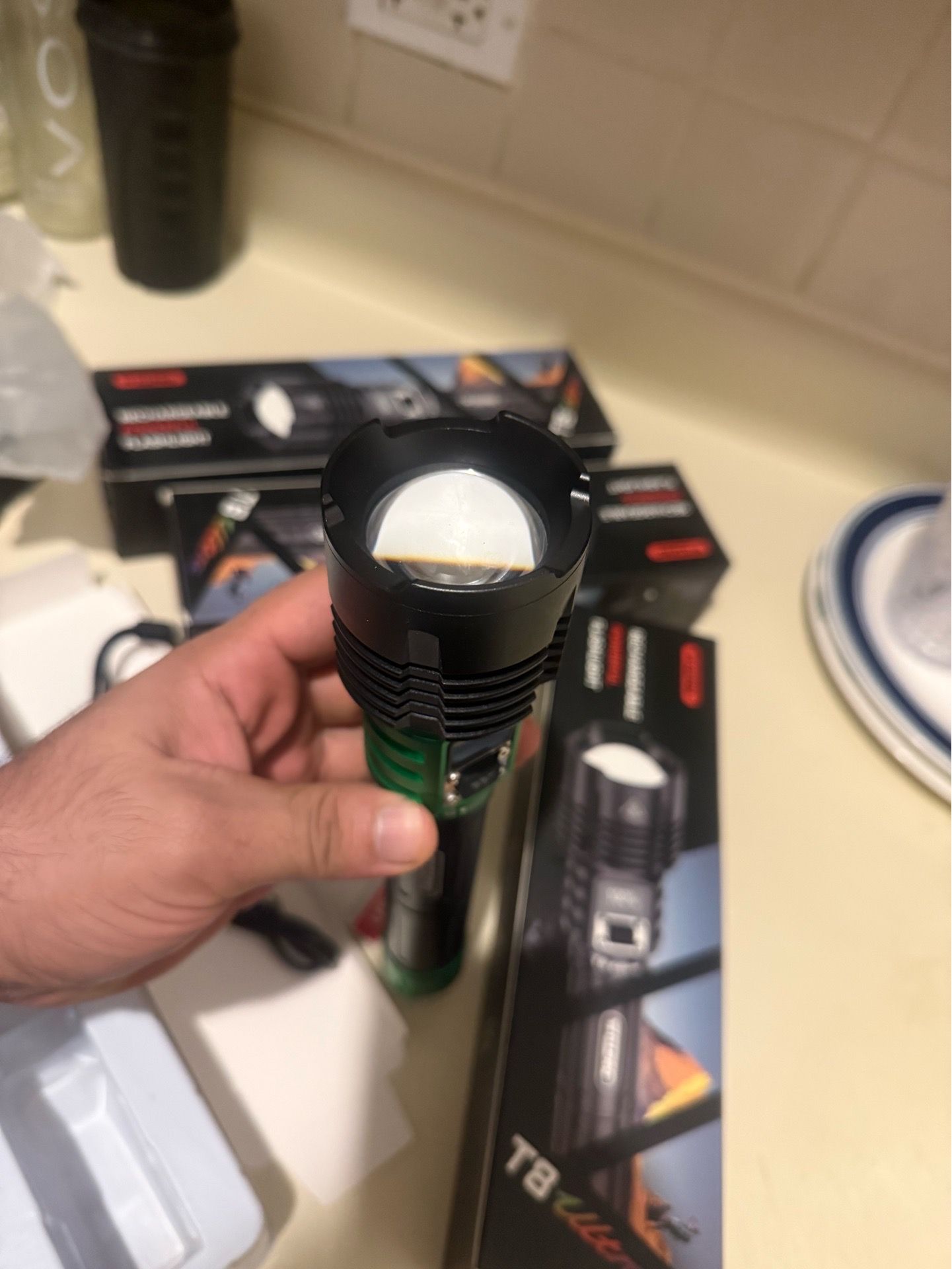 90000LM Rechargeable LED Flashlight with LCD Display - photo 3
